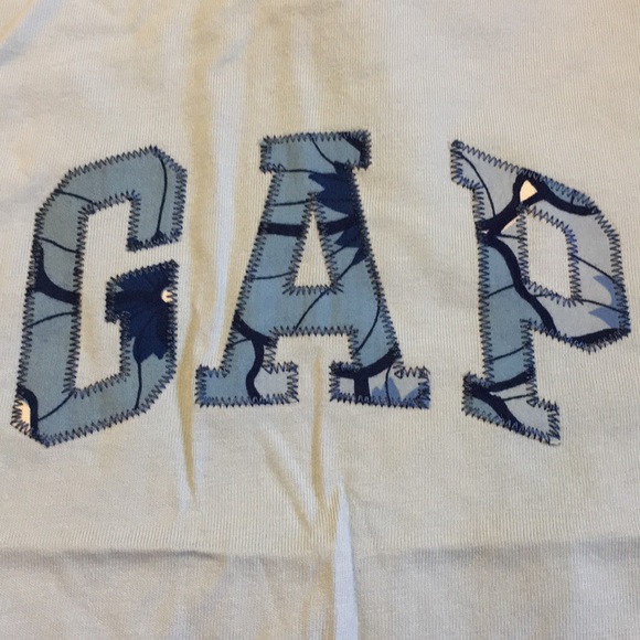 NWT Gap T-shirt - Picture 2 of 4